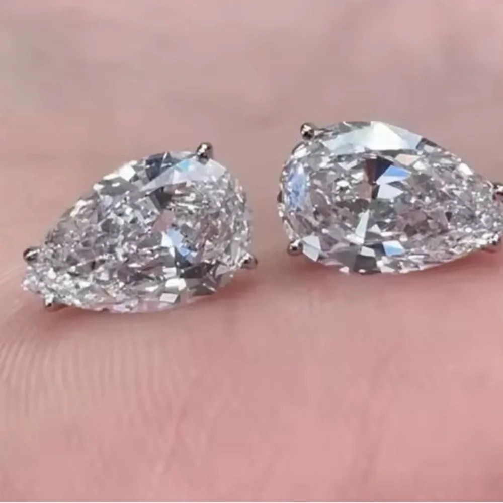 1ct Pear Cut Studs - Picture 3 of 11